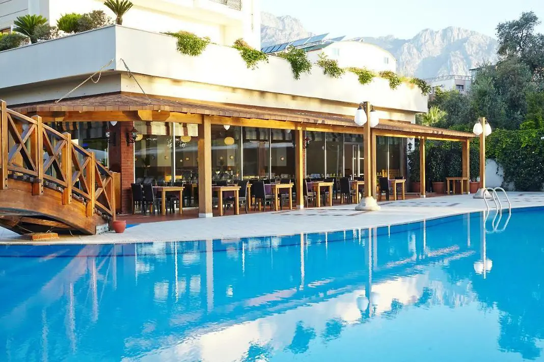 هتل پالمت بیچ ریزورت آنتالیا